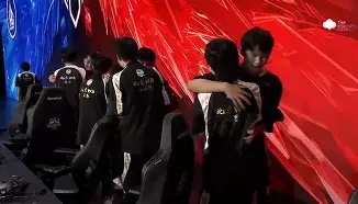 开云官网-西汉姆发布备战花絮；转会期豪取连胜；NBA常规赛任务艰巨；资深球员宣示担当的简单介绍